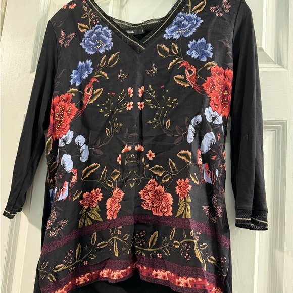 New with tags Desigual 3/4 length sleeve shirt top made Spain Floral Flowers - Picture 2 of 7